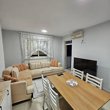 Celiku Apartment Golem (Tirana)